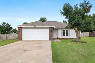 906 Sw Terry Ln - Photo 1 of 1