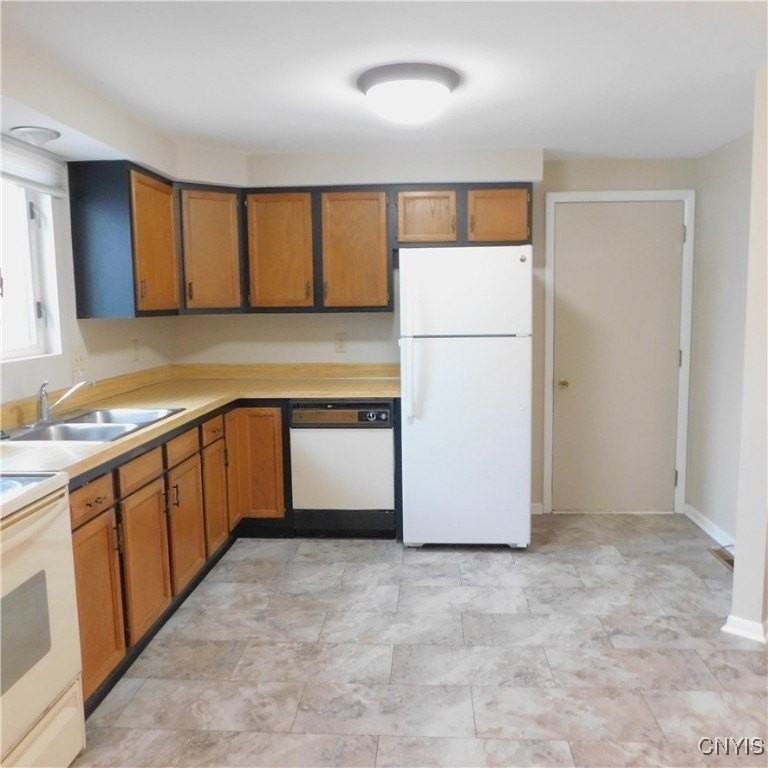 8525 Sextant Dr - Photo 4 of 17