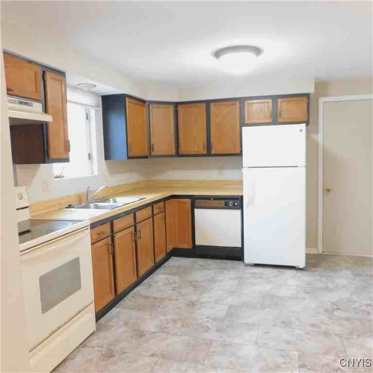 8525 Sextant Dr - Photo 5 of 17