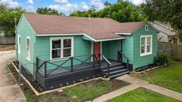 641 ROBERT Dr  