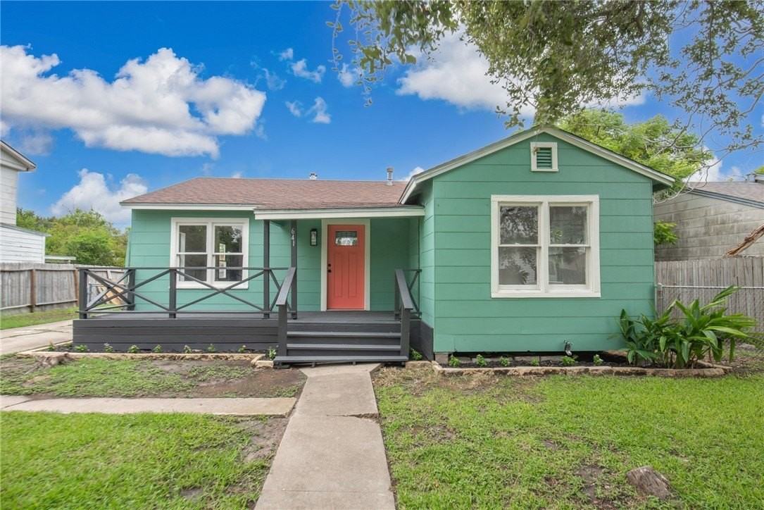 641 Robert Dr - Photo 2 of 30