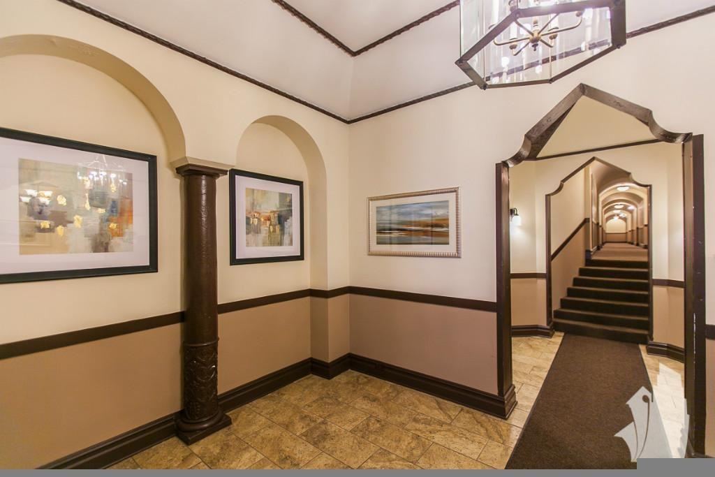 425 West Roscoe Street #410 - Photo 2 of 8