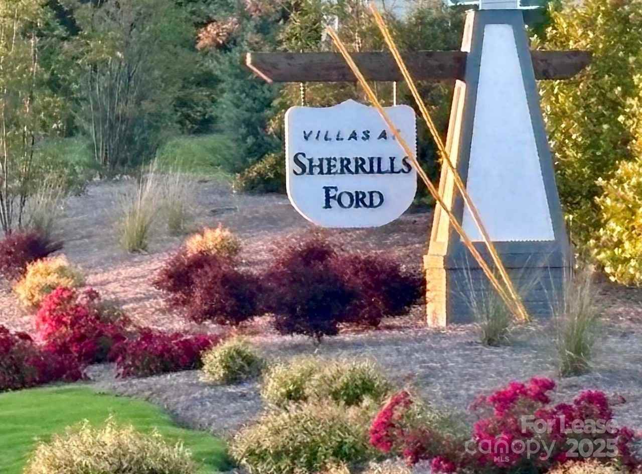 3667 Mercer St - Photo 3 of 38