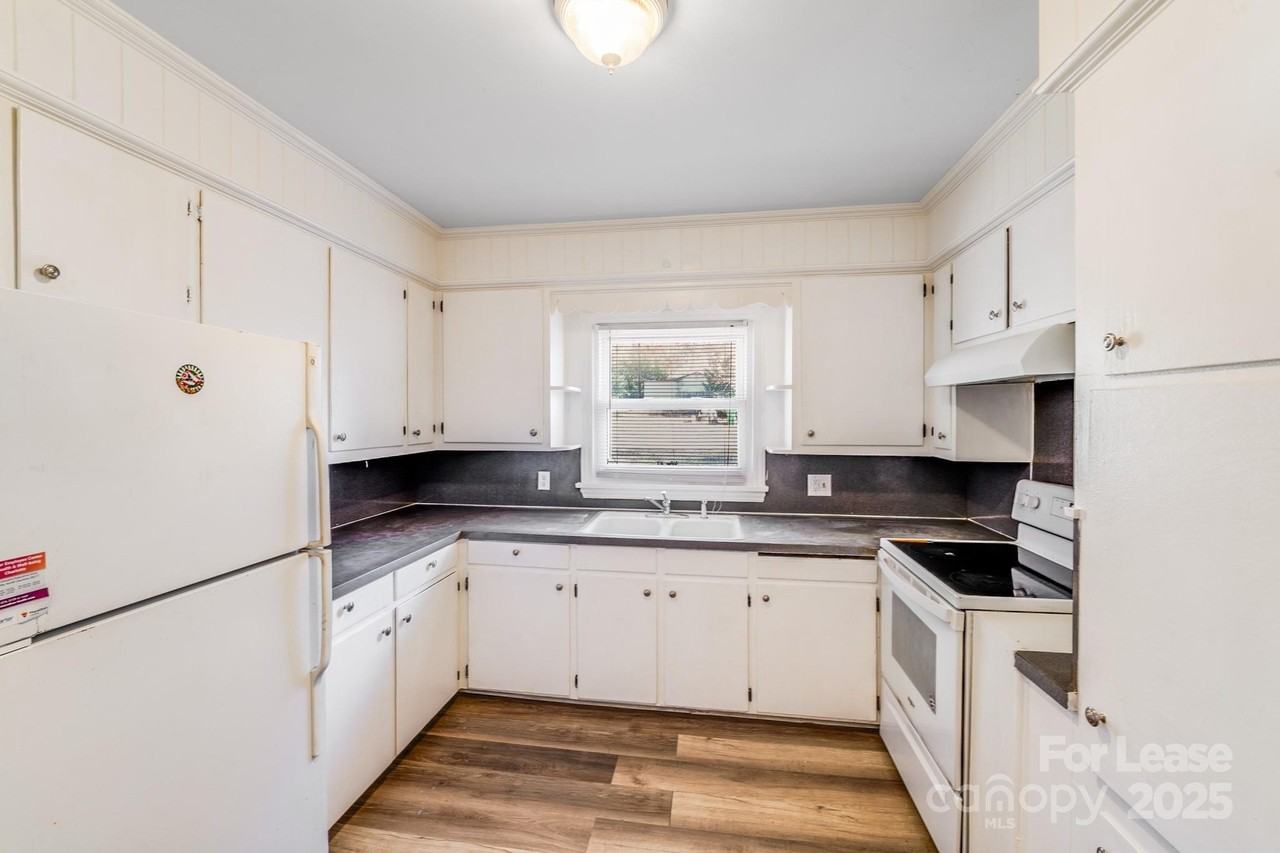 5311 Princess Street - Photo 4 of 24