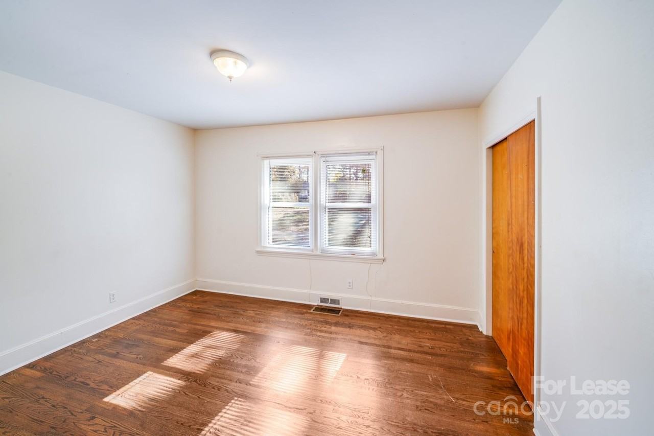 5311 Princess Street - Photo 5 of 24