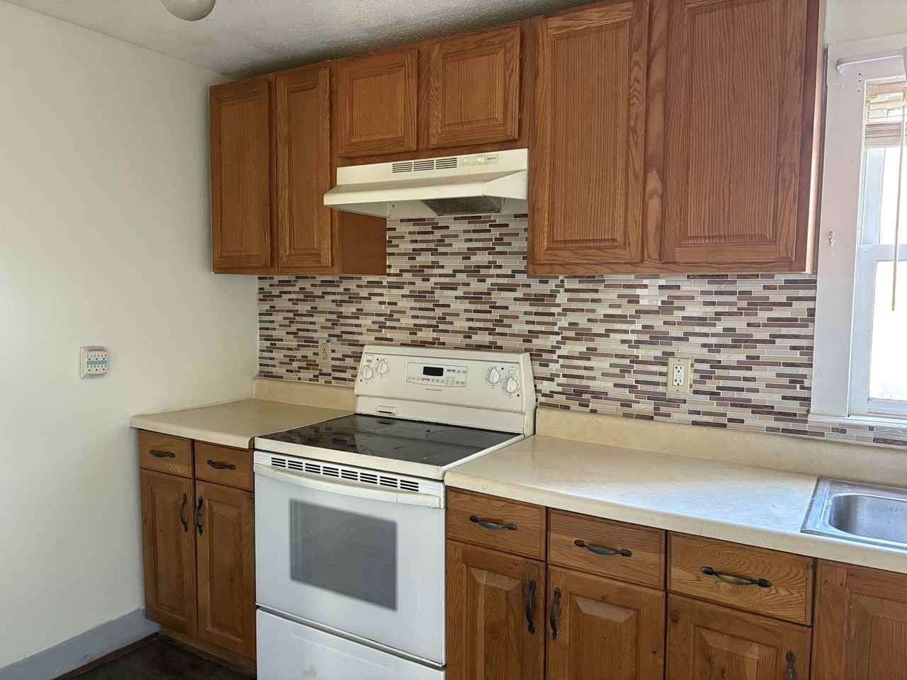 152 Blacks Rd #1stFL - Photo 6 of 14