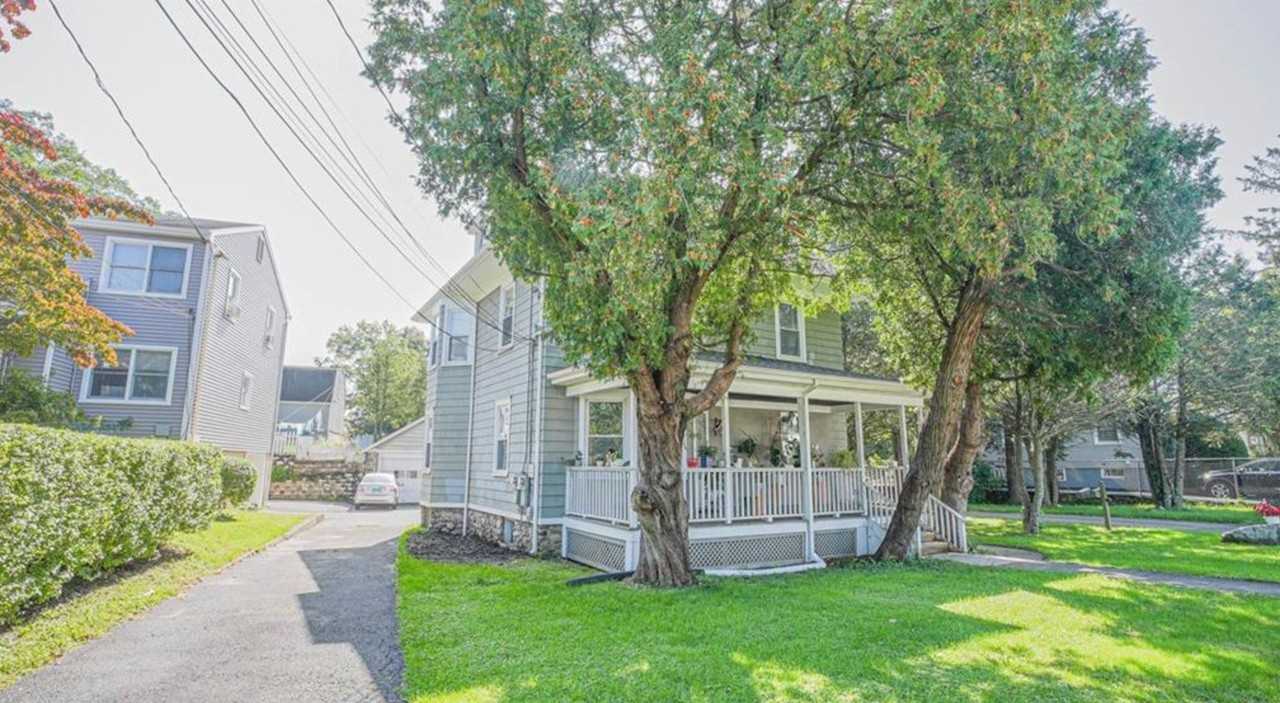 240 Flax Hill Rd - Photo 2 of 15