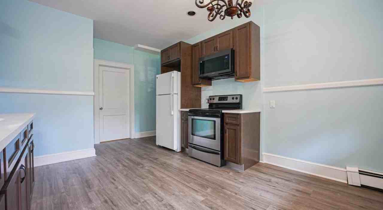 240 Flax Hill Rd - Photo 4 of 15