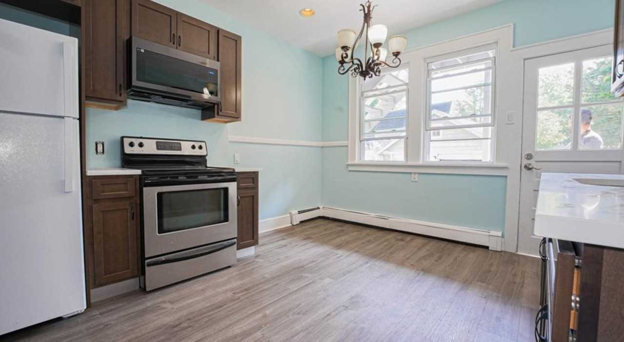 240 Flax Hill Rd - Photo 5 of 15