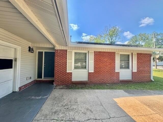 1002 Julia Ave - Photo 2 of 14