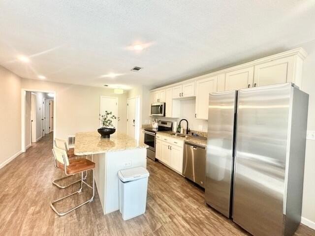 1002 Julia Ave - Photo 5 of 14