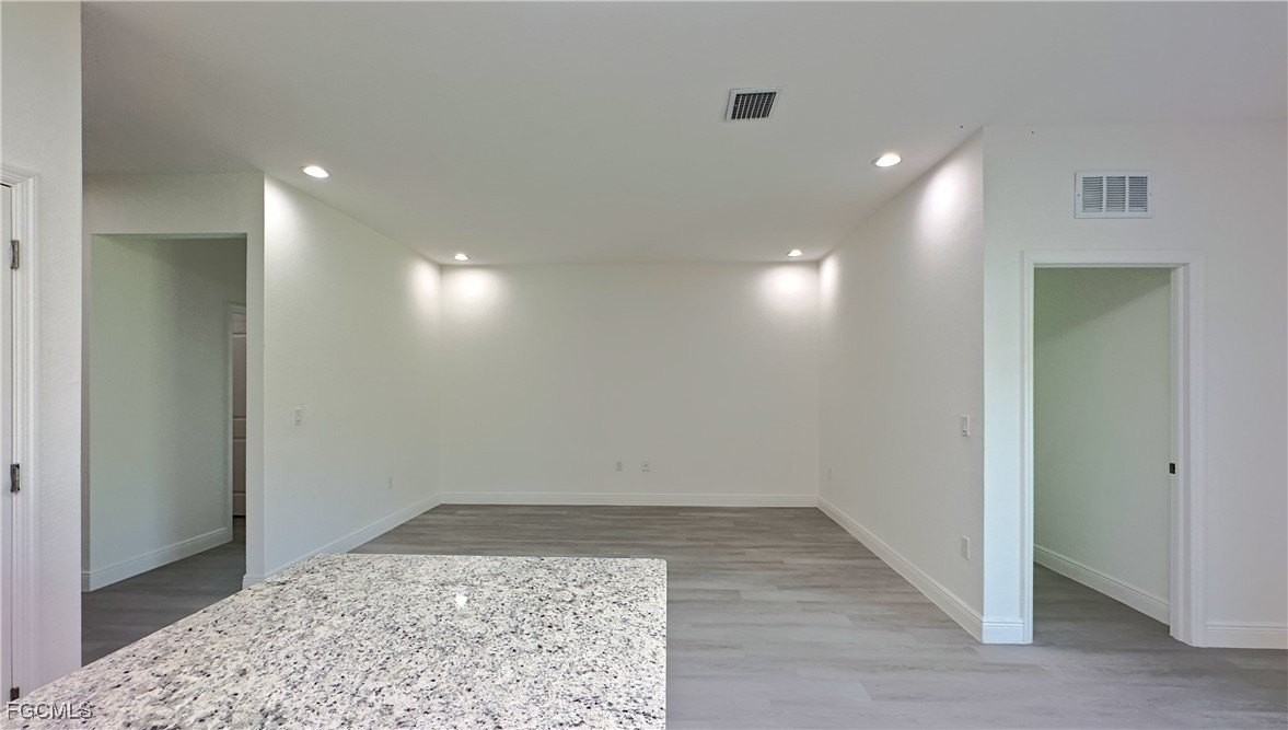 8069 Sherwood Cir - Photo 3 of 9