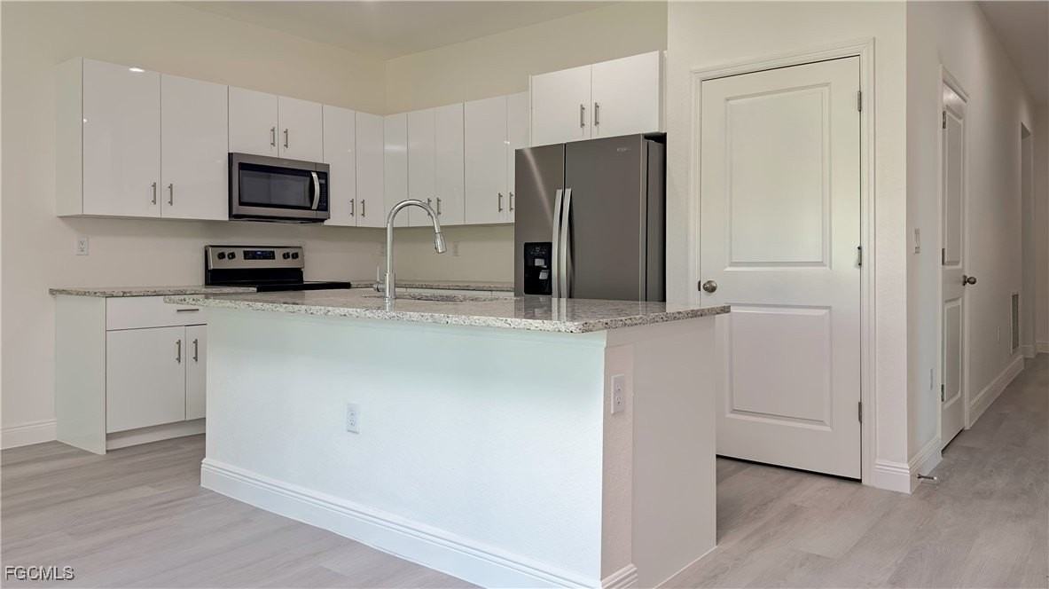 8069 Sherwood Cir - Photo 5 of 9