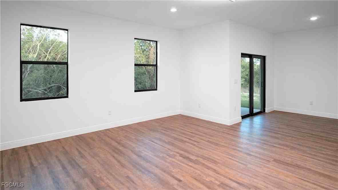 3016 Beacon Ln - Photo 7 of 13