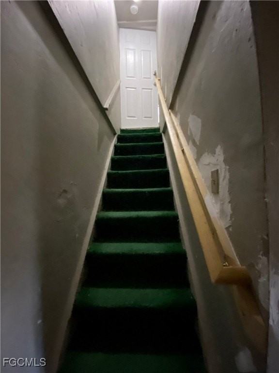 2210 Cantor Ln Apt B #B - Photo 2 of 9