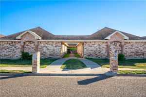 featured image of 1600 E Quail St #4