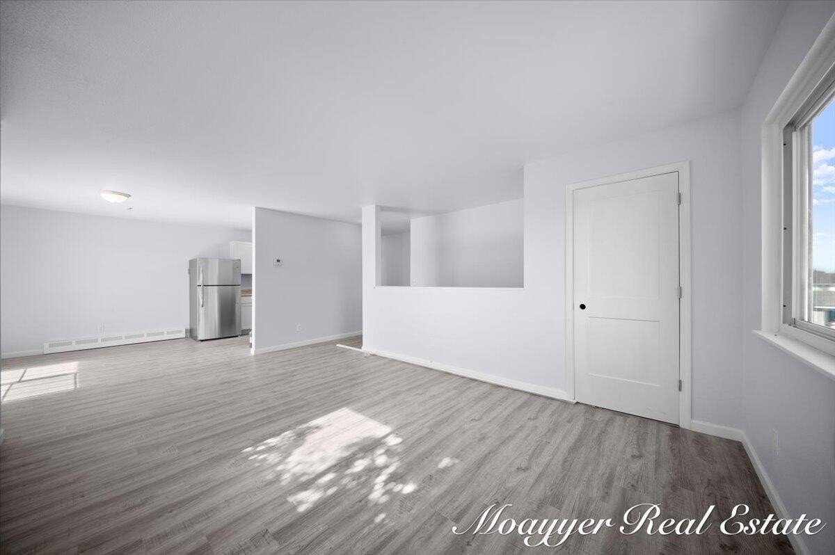 1051 Abbey Ct Apt 5 #5 - Photo 4 of 18