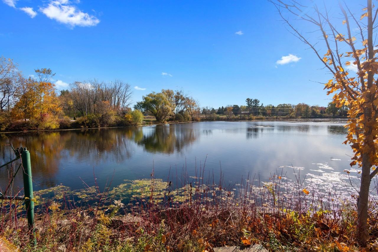 4105 Riverview Dr - Photo 5 of 40