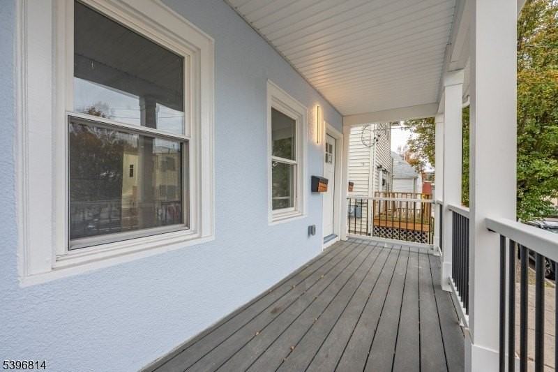 24 Dean St - Photo 3 of 35