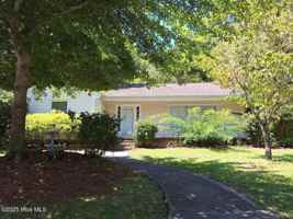 featured image of 1613 Longwood Dr