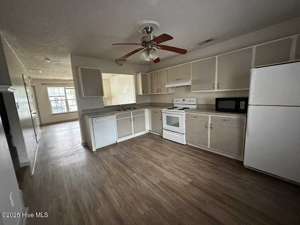 1167 Pueblo Dr - Photo 3 of 7