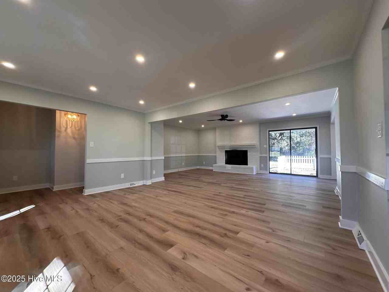 245 High Tide Dr - Photo 6 of 38