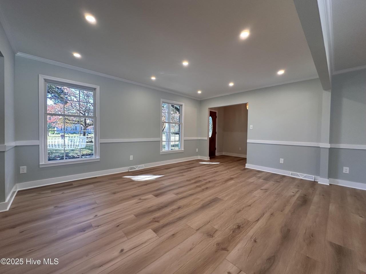 245 High Tide Dr - Photo 7 of 38