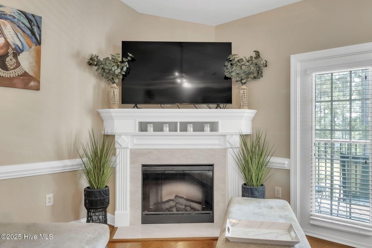 124 Gallery Dr Unit 302 #302 - Photo 5 of 32