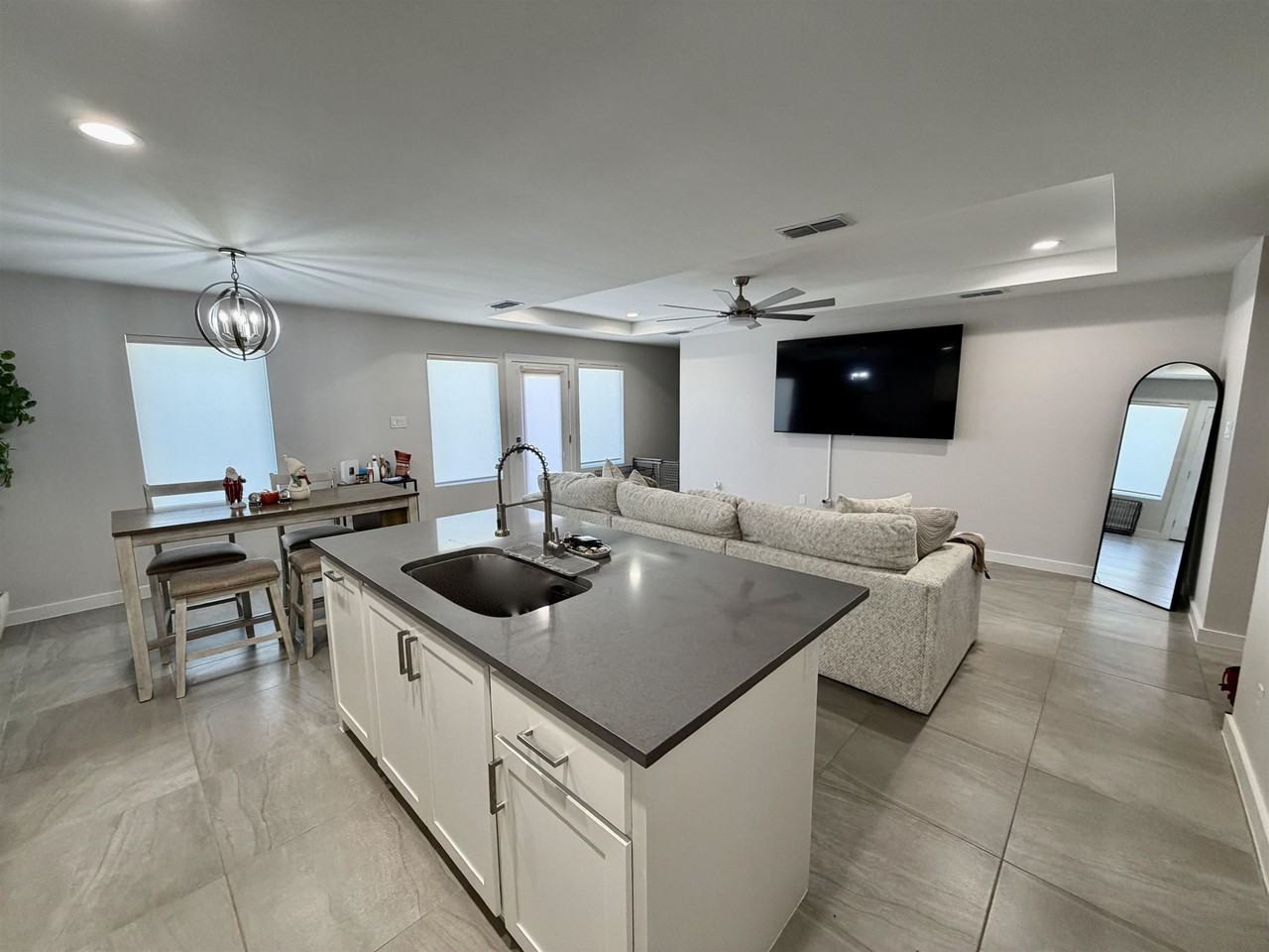 4010 Ave Fenix Dr - Photo 7 of 15