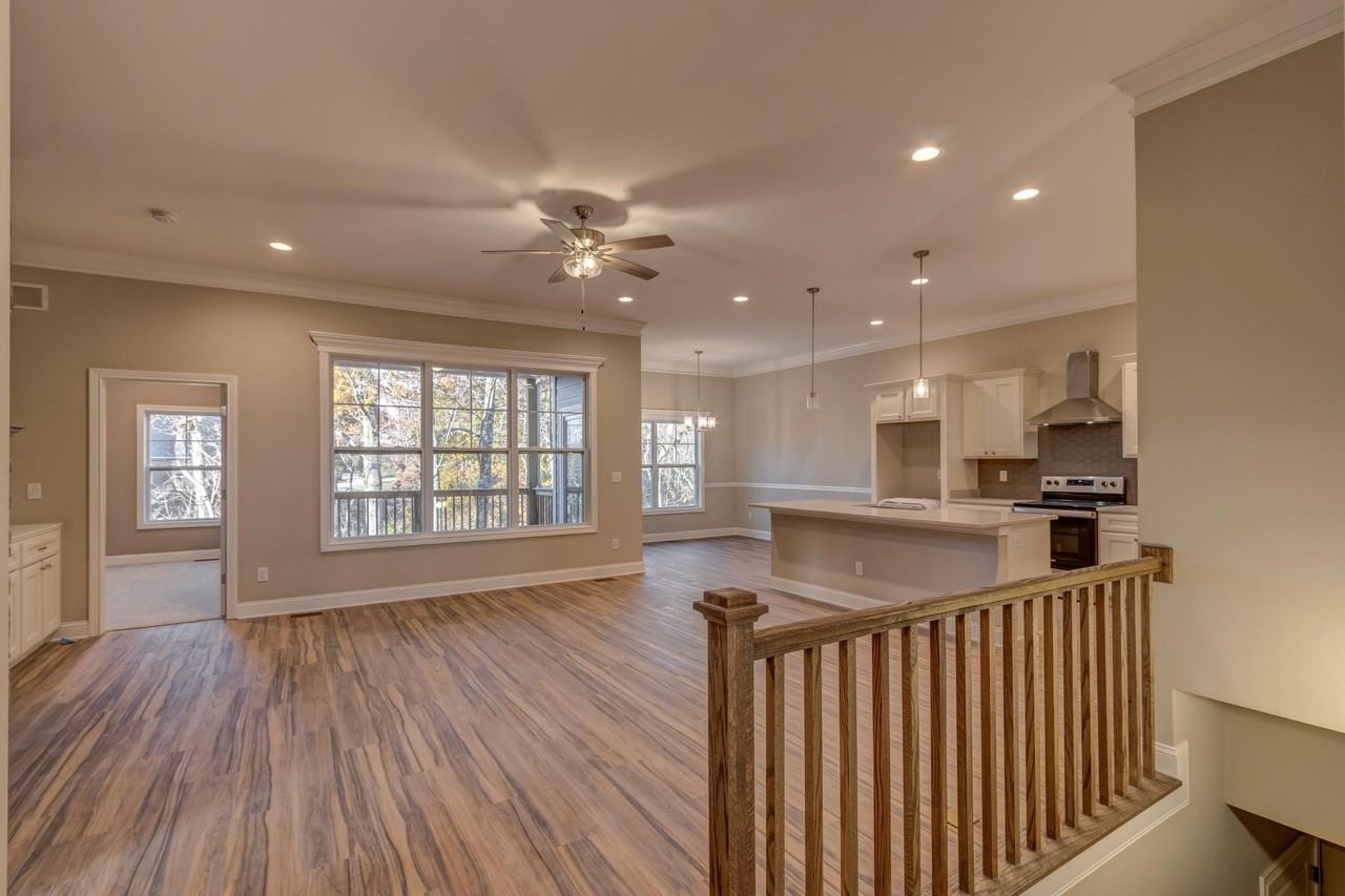 102 Hickory Grove Ct - Photo 2 of 7