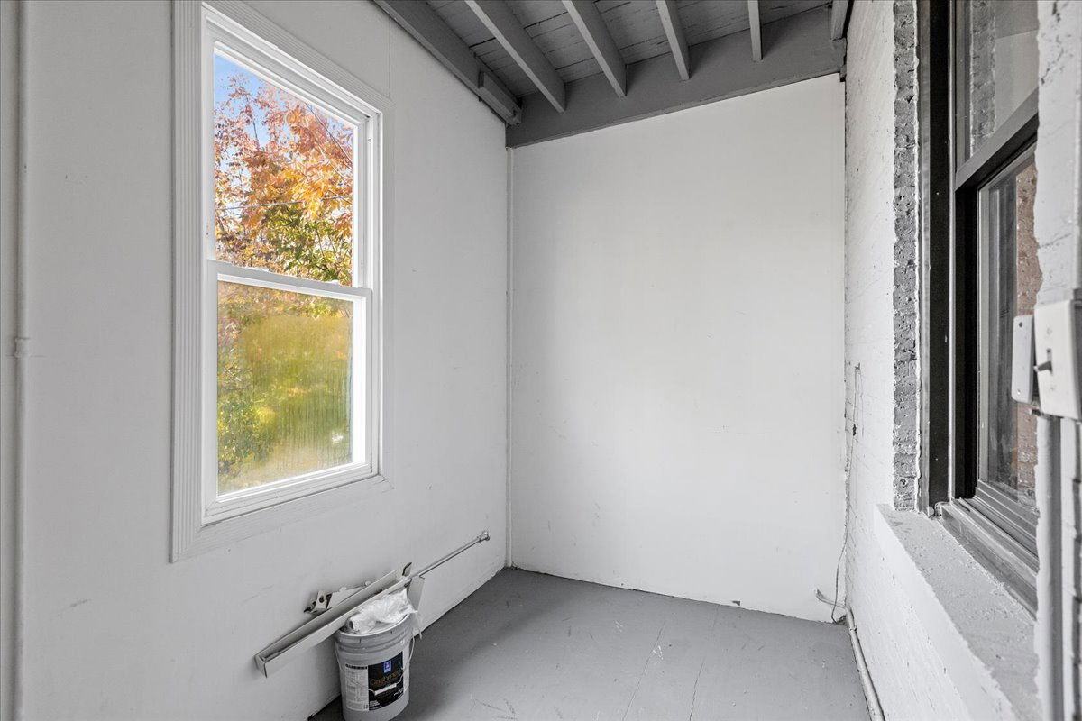 3268 W Fullerton Ave #2 - Photo 4 of 8