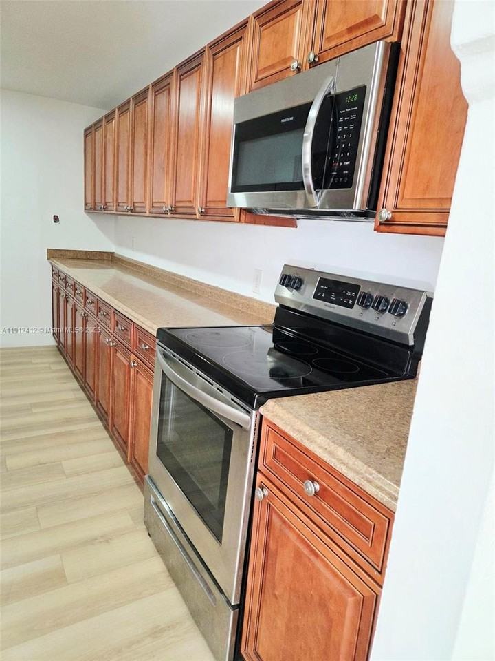 6432 Dewey St - Photo 4 of 8