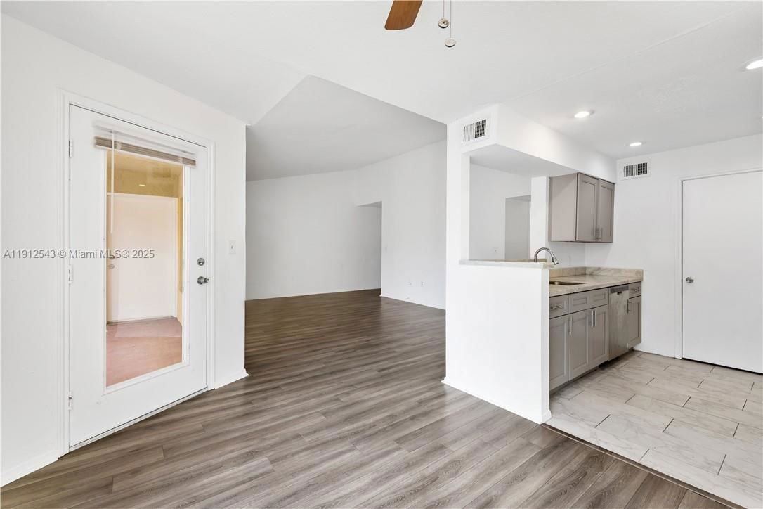 2361 Nw 33rd St #613 - Photo 5 of 8