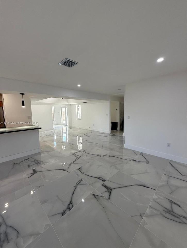 14848 Sw 180th St - Photo 4 of 18