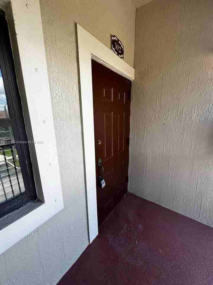 22621 Sw 88th Pl #302-8 - Photo 4 of 18