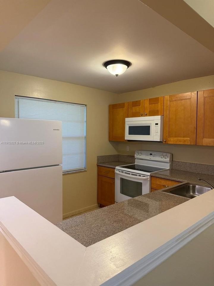 3321 Northwest 47th Terrace #428