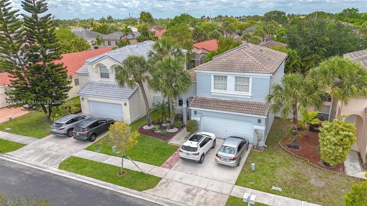 1374 Nw 159th Ave - Photo 2 of 30