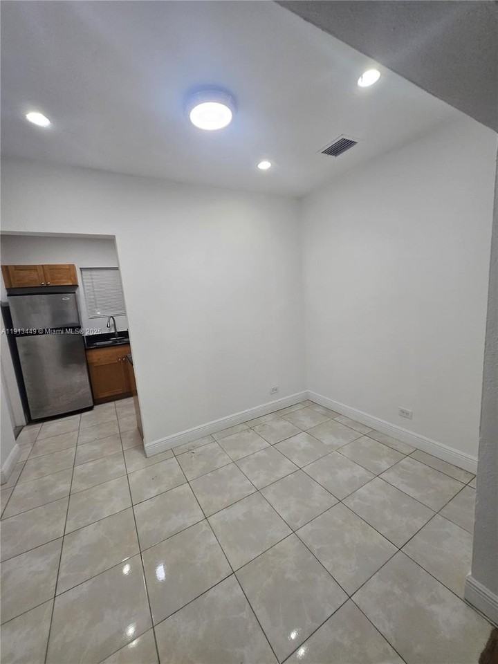 851 80th St #4 - Photo 7 of 9