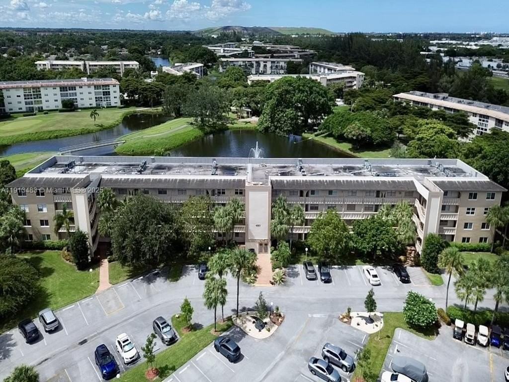 4301 Martinique Cir #E4