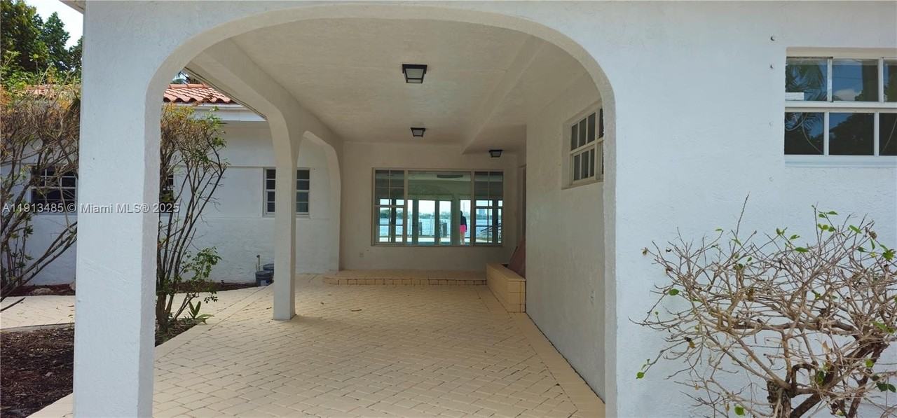 1700 Bay Drive - Photo 7 of 50