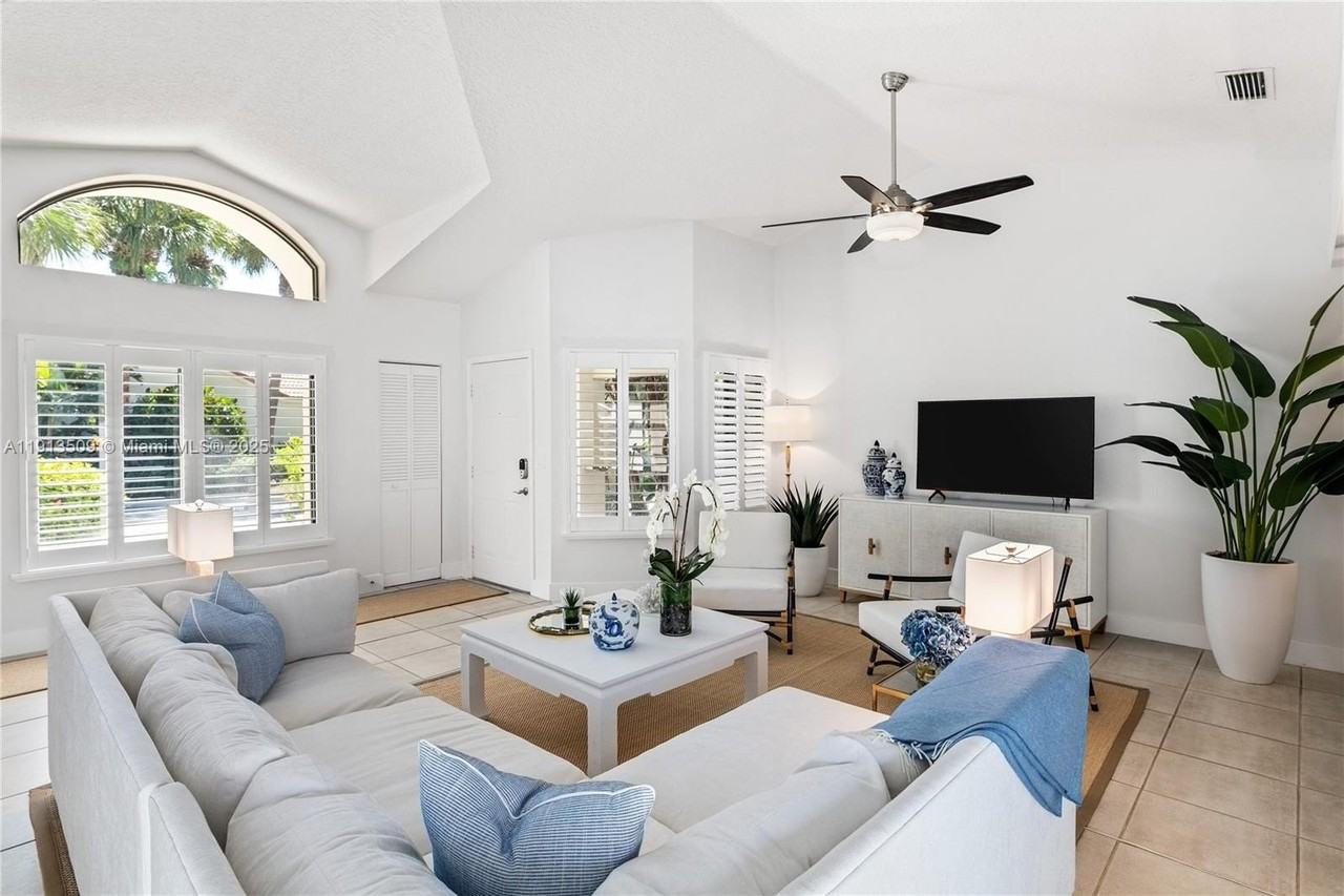 701 Sea Oats Dr #D1 - Photo 3 of 27