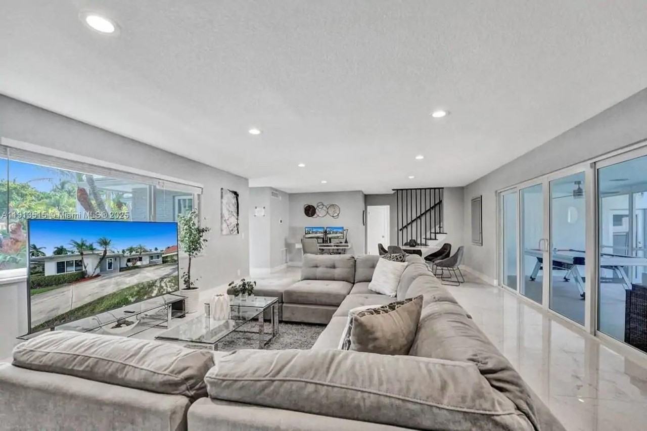 1241 Hollywood Blvd - Photo 6 of 50