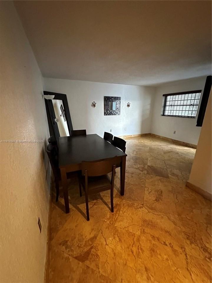 2465 Sw 18th Ave #3308 - Photo 3 of 10