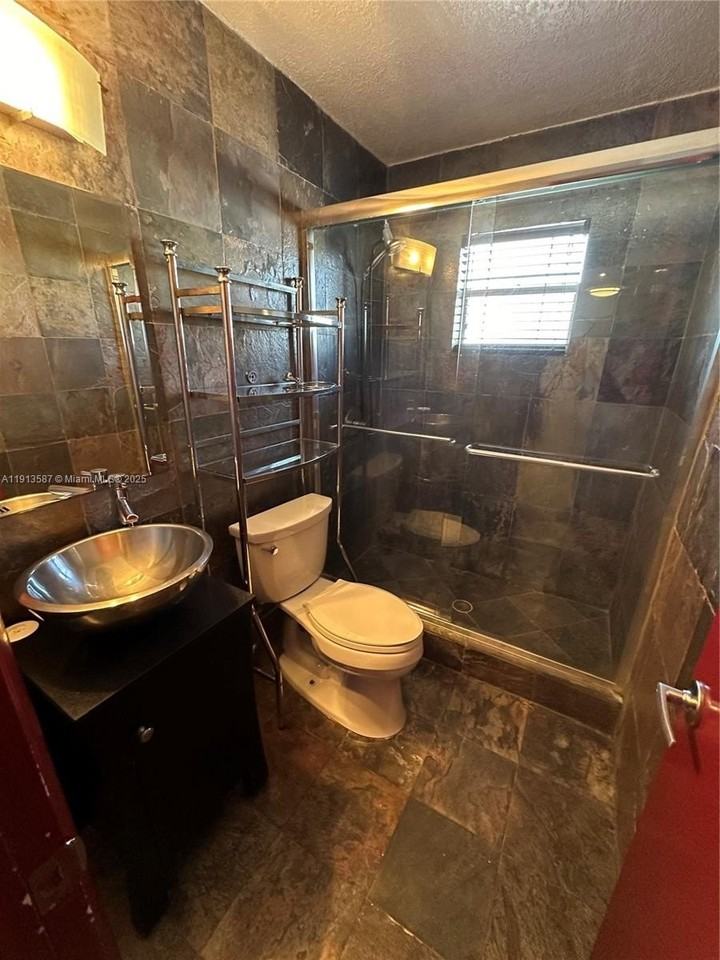 2465 Sw 18th Ave #3308 - Photo 5 of 10