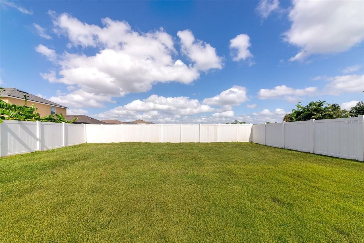 15517 Rose Grove Dr - Photo 2 of 33