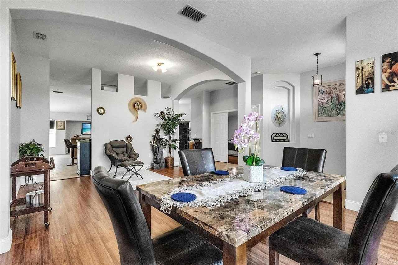 4 La Mancha Dr - Photo 5 of 29