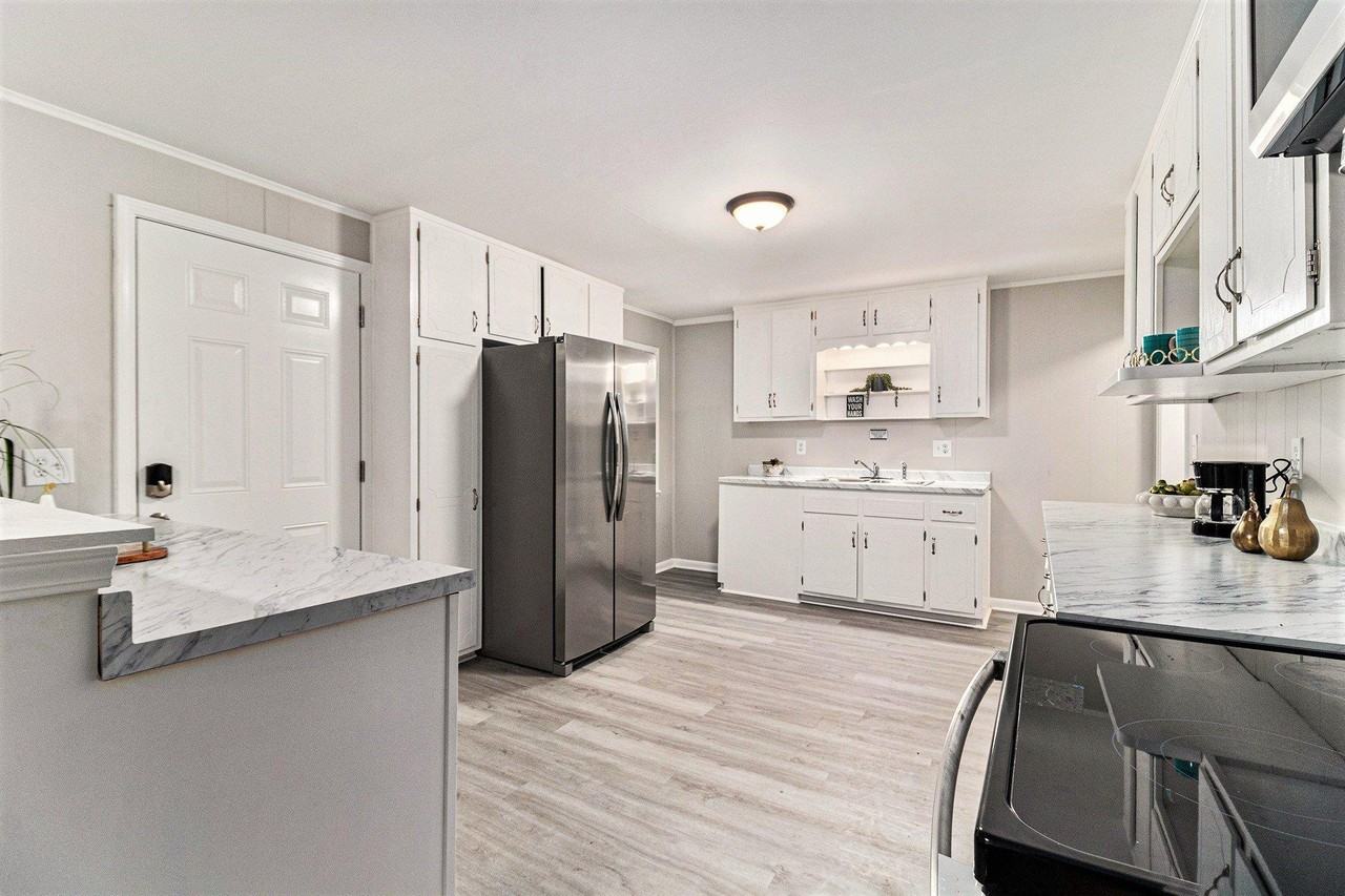 Hillpine Rd - Photo 5 of 9