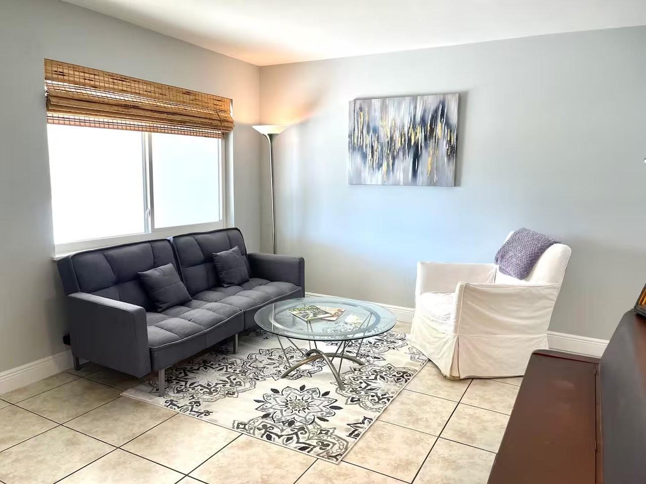 Vincennes Street - Photo 2 of 9