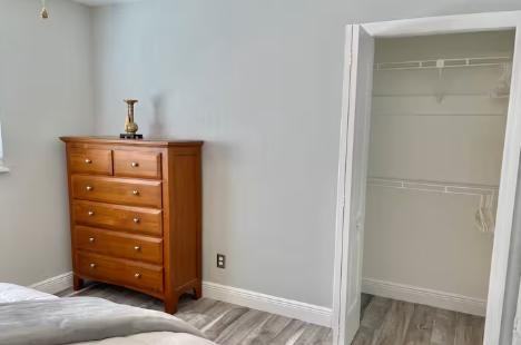 Vincennes Street - Photo 5 of 9