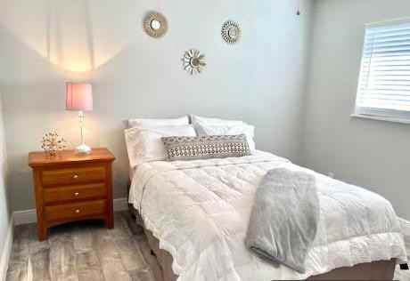 Vincennes Street - Photo 6 of 9